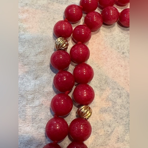 Red agate 8mm beaded & knotted necklace w/ 14K beads - 30” - Picture 2 of 4